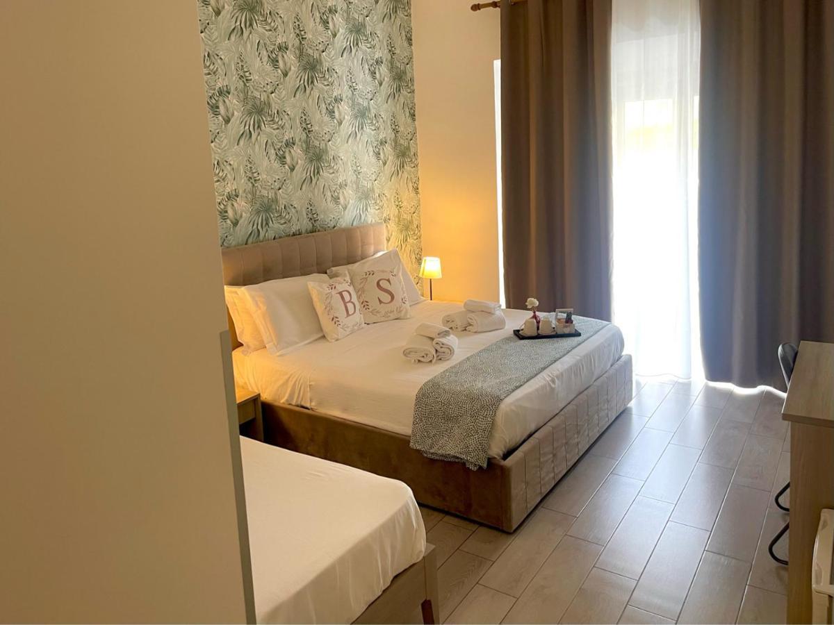 B&B Bovio Square XIV Napoli Eksteriør bilde